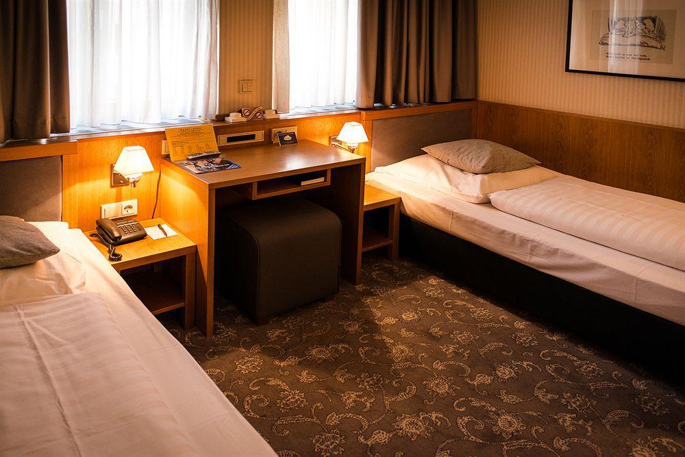 Townhouse Hotel Frankfurt nad Menem Zewnętrze zdjęcie